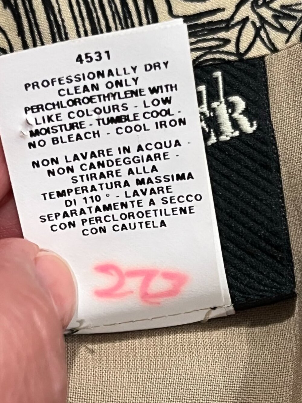 EUC JEAN PAUL GAULTIER FEMME Beige & Black Pencil Silk Skirt, Paris print, Sz 6 - Picture 16 of 16